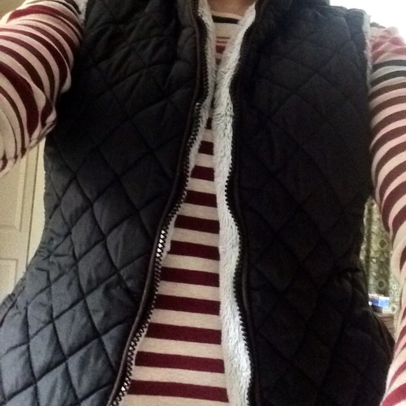 Vest - Picture 3 of 3